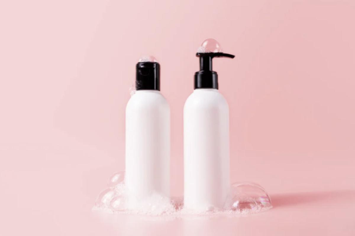 Il nemico principale della lana è l’acqua troppo calda e gli sbalzi termici, che tendono a far infeltrire i tessuti.