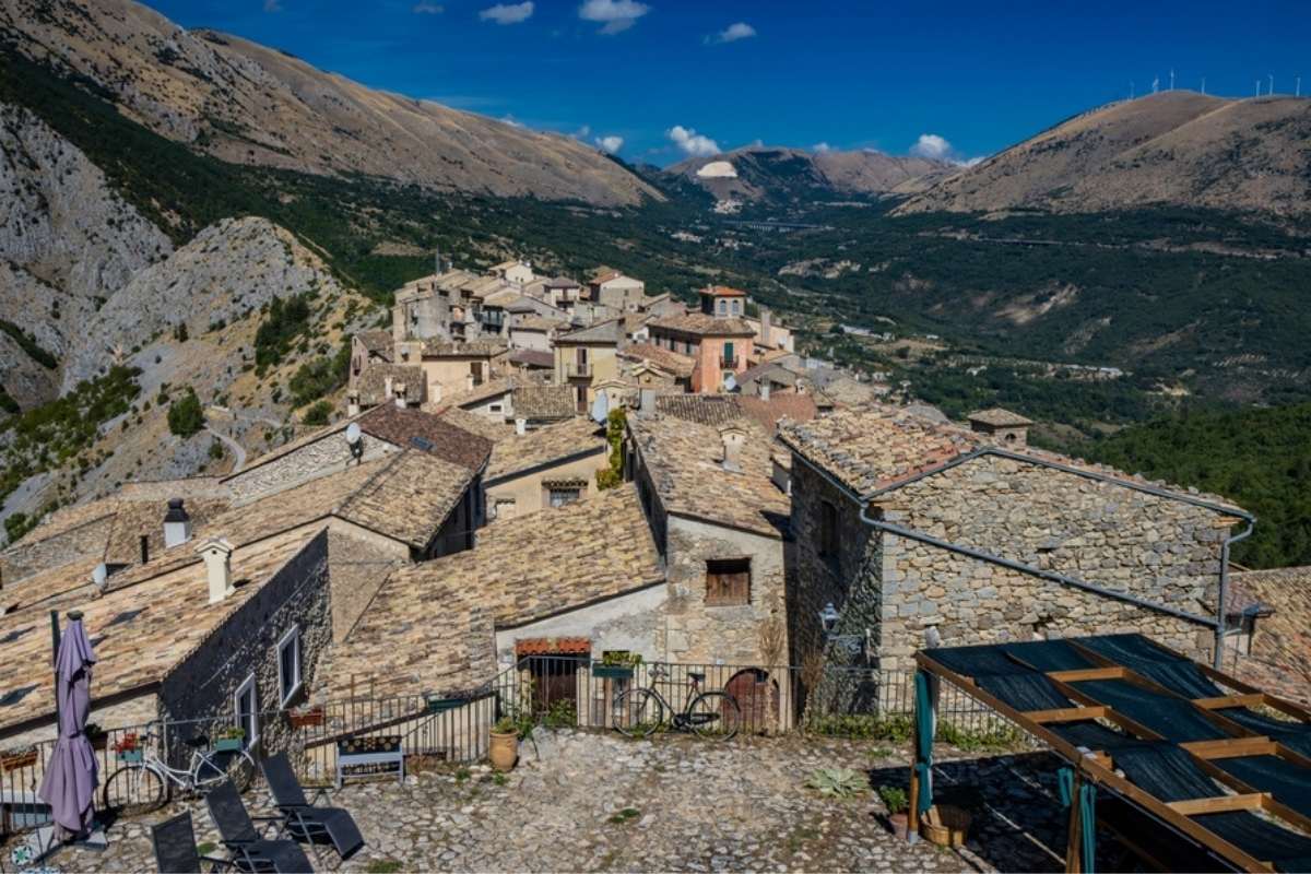 Il borgo sospeso nel vuoto, dove si trova