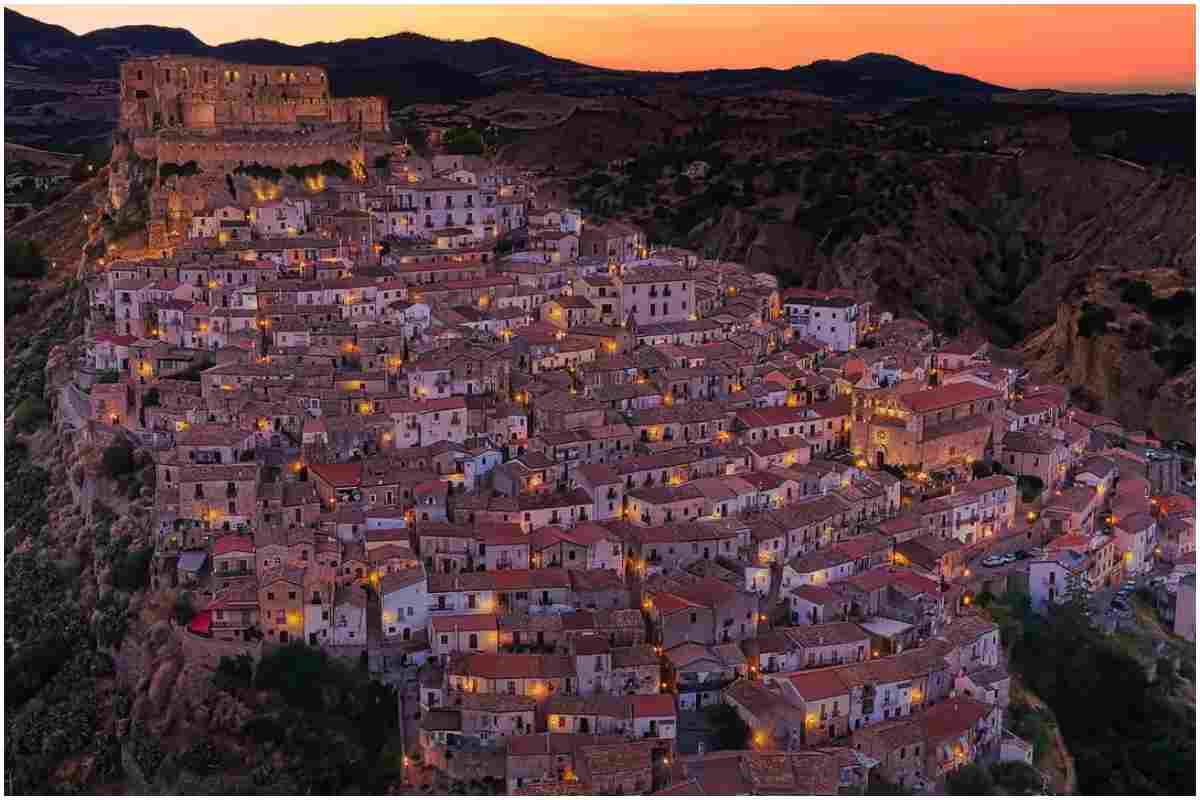 Rocca Imperiale il borgo verticale