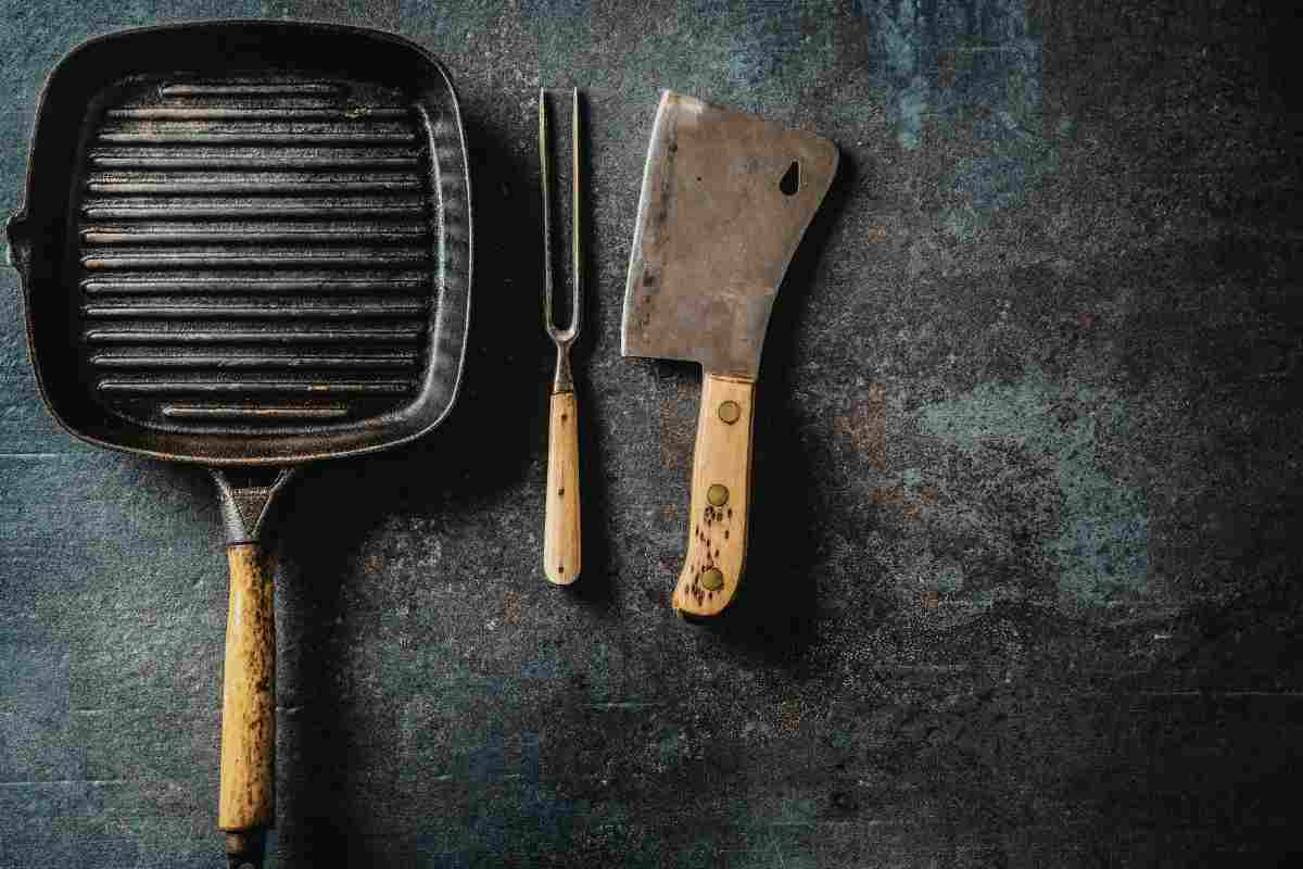 come pulire bene griglia in ghisa