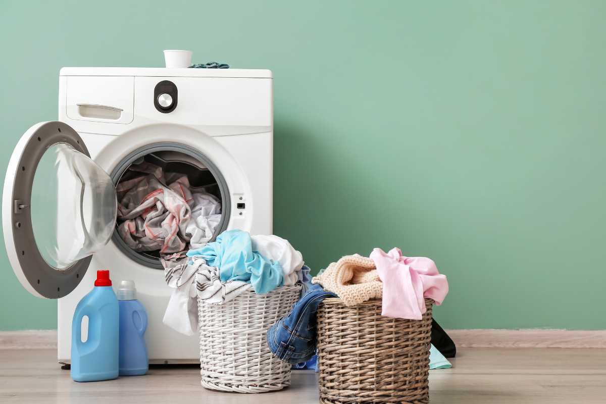 Lavatrice, l’orario segreto che ti fa tagliare la bolletta del 70%