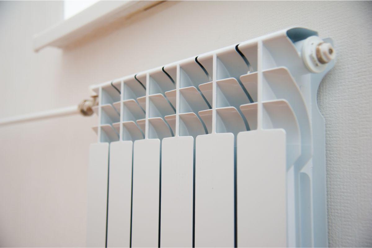 Termosifoni: come pulirli con rimedi naturali