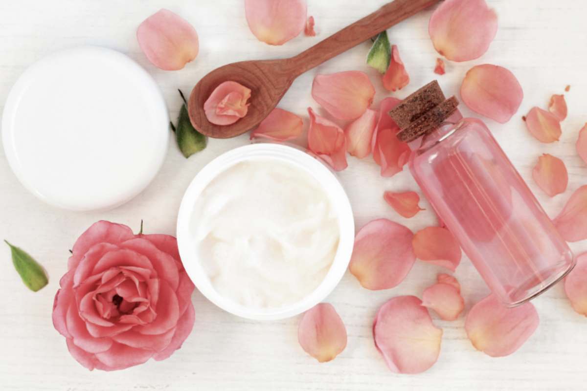 Dietro la sensazione di freschezza e benessere si nasconde un aspetto più tecnico: la presenza di allergeni del profumo.